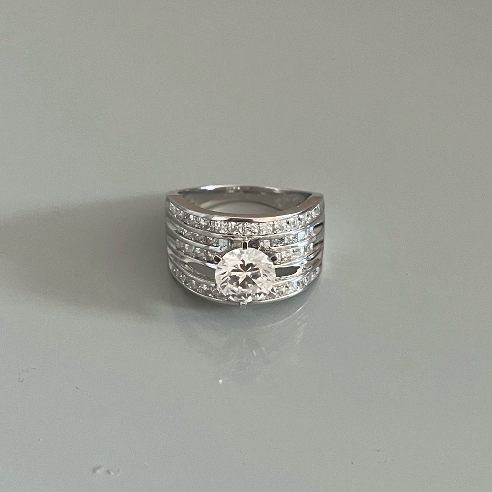 MEDA 14K Solid White Gold Cubic Zirconia Ring Size 9.5